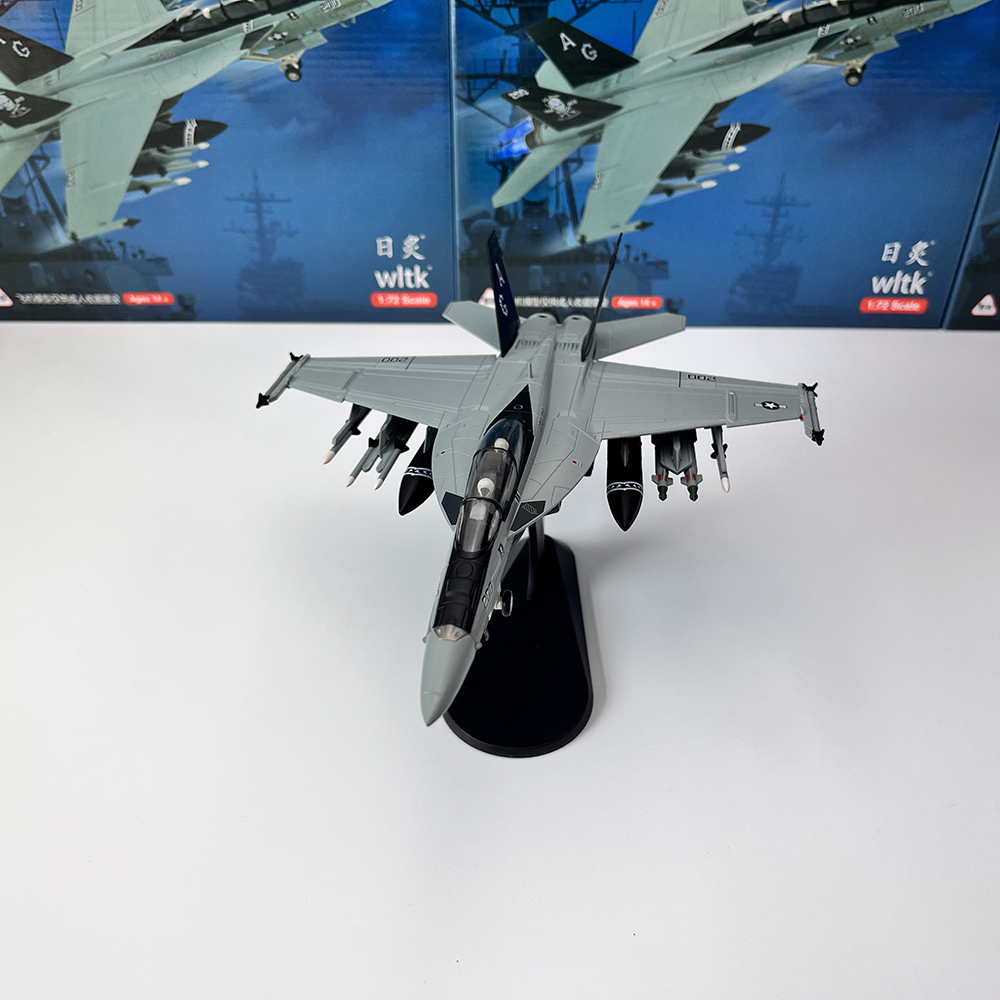 1/72 Scale U.S. F/A-18F Hornet - đánh giá và giá Model Kit Planes