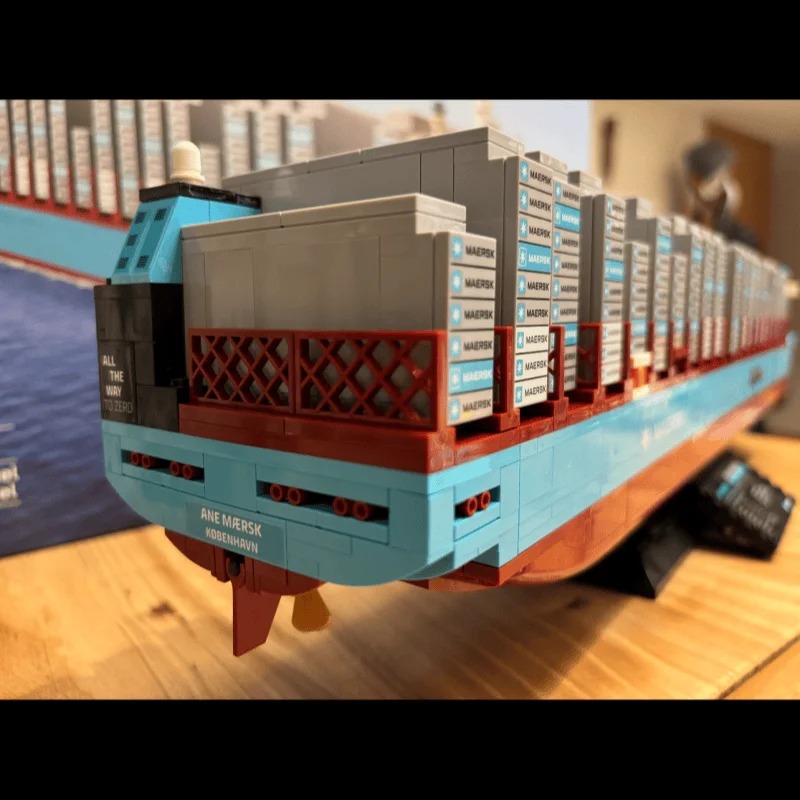 New 2026 Dual-Fuel Container V - đánh giá và giá Model Kit Ixchel